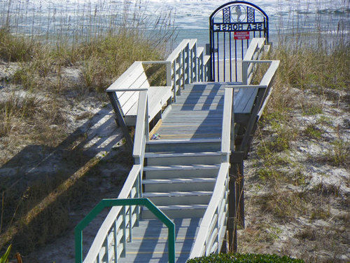 Seahorse Oceanfront Inn Атлантик Бийч Екстериор снимка